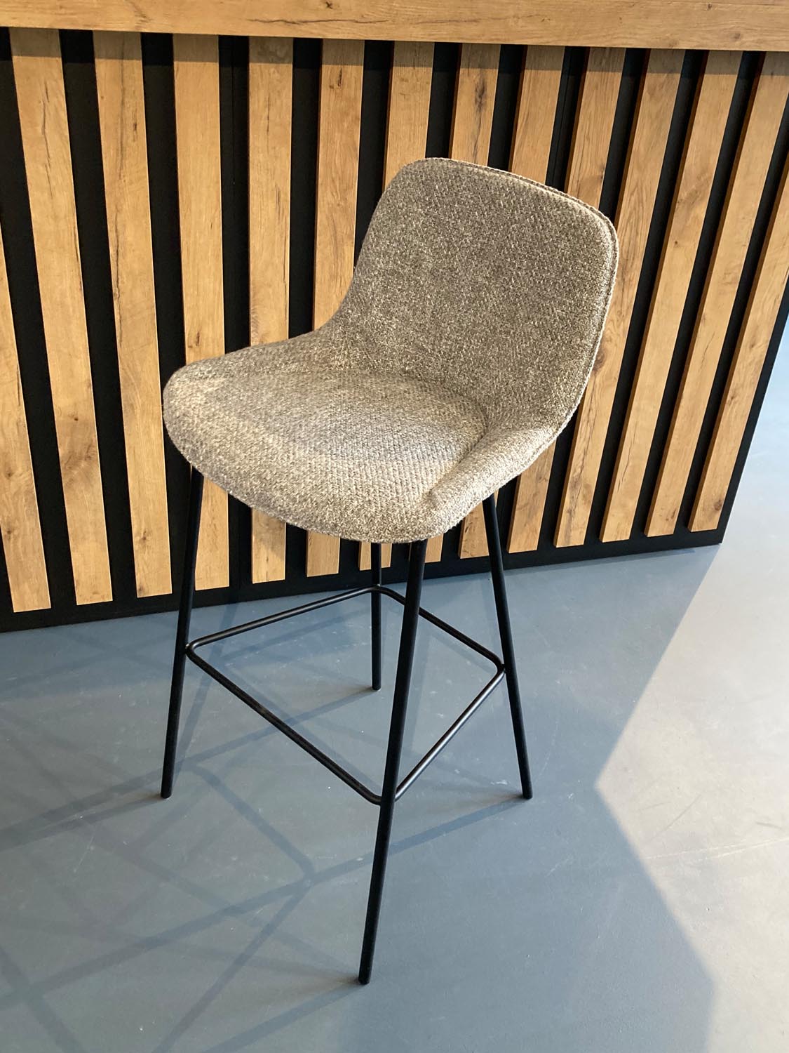 WALTER KNOLL Barstool Sheru / Ausstellungsstück